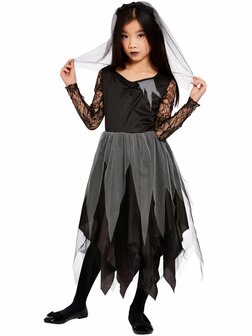 Graveyard bride