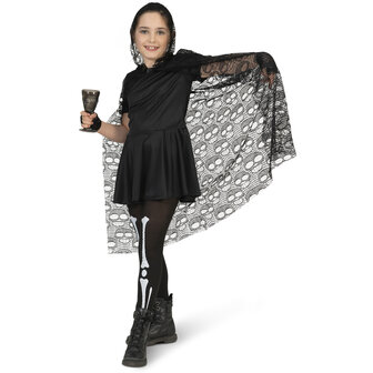 Deadly lace cape